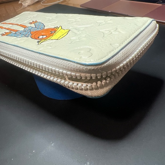 Louis Vuitton Cream/white Wallet with Character Art zippy wallet/clutch - Picture 10 of 12